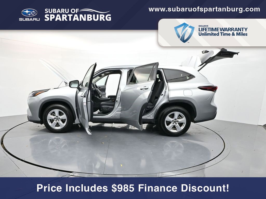 Used 2024 Toyota Highlander LE image 35