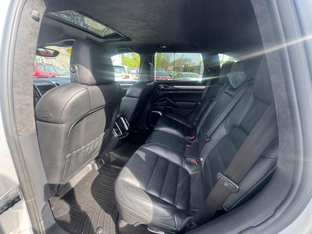 Used 2011 Porsche Cayenne Turbo AWD/4WD image 31