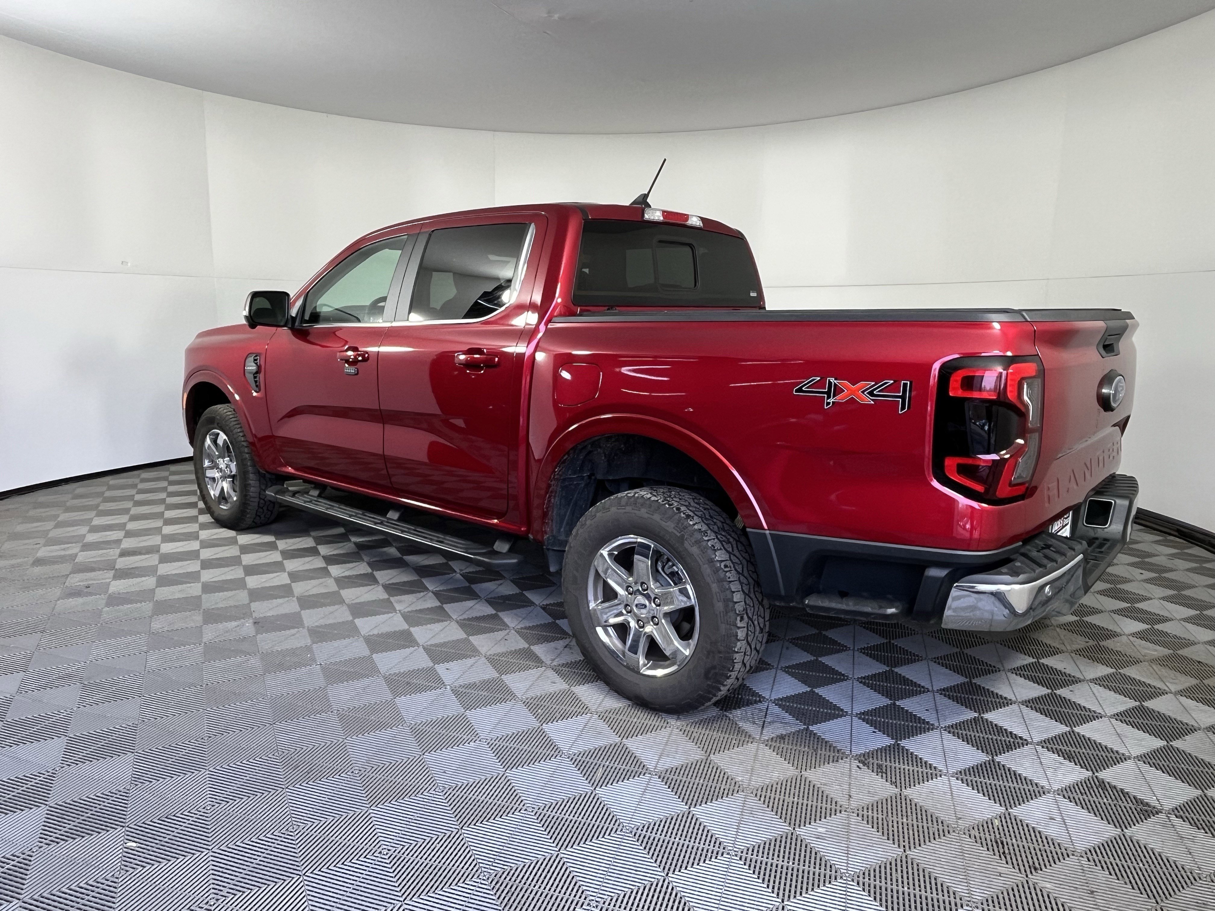 Used 2025 Ford Ranger Lariat w/ Chrome Accent Package image 3