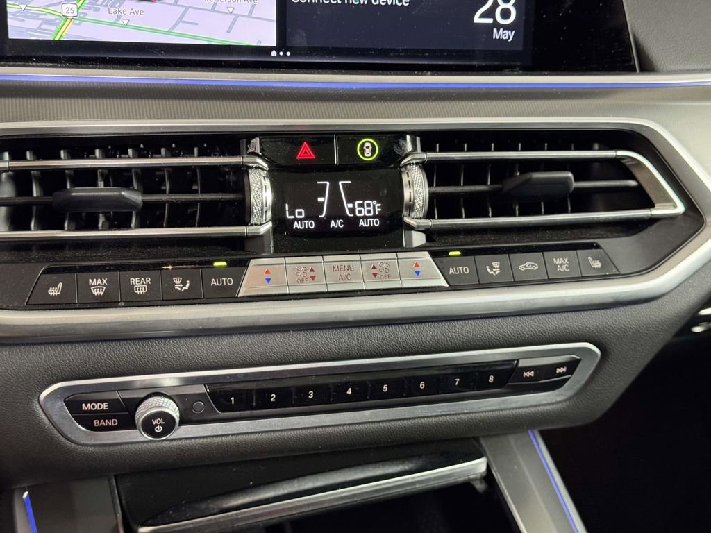 Used 2022 BMW X5 xDrive40i w/ Premium Package AWD/4WD image 28
