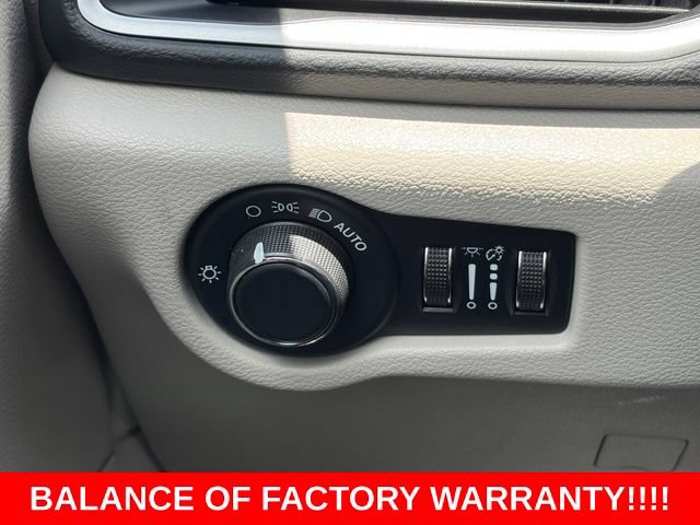 Used 2023 Chrysler Voyager LX FWD image 19
