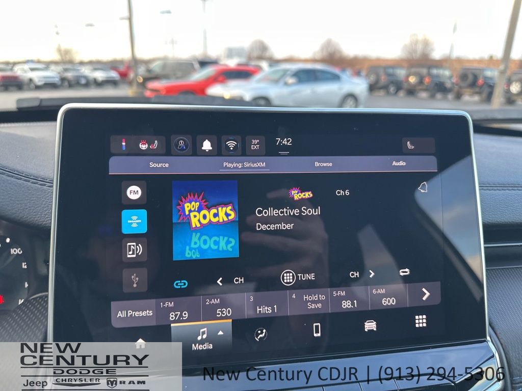 New 2026 Jeep Compass Latitude image 24