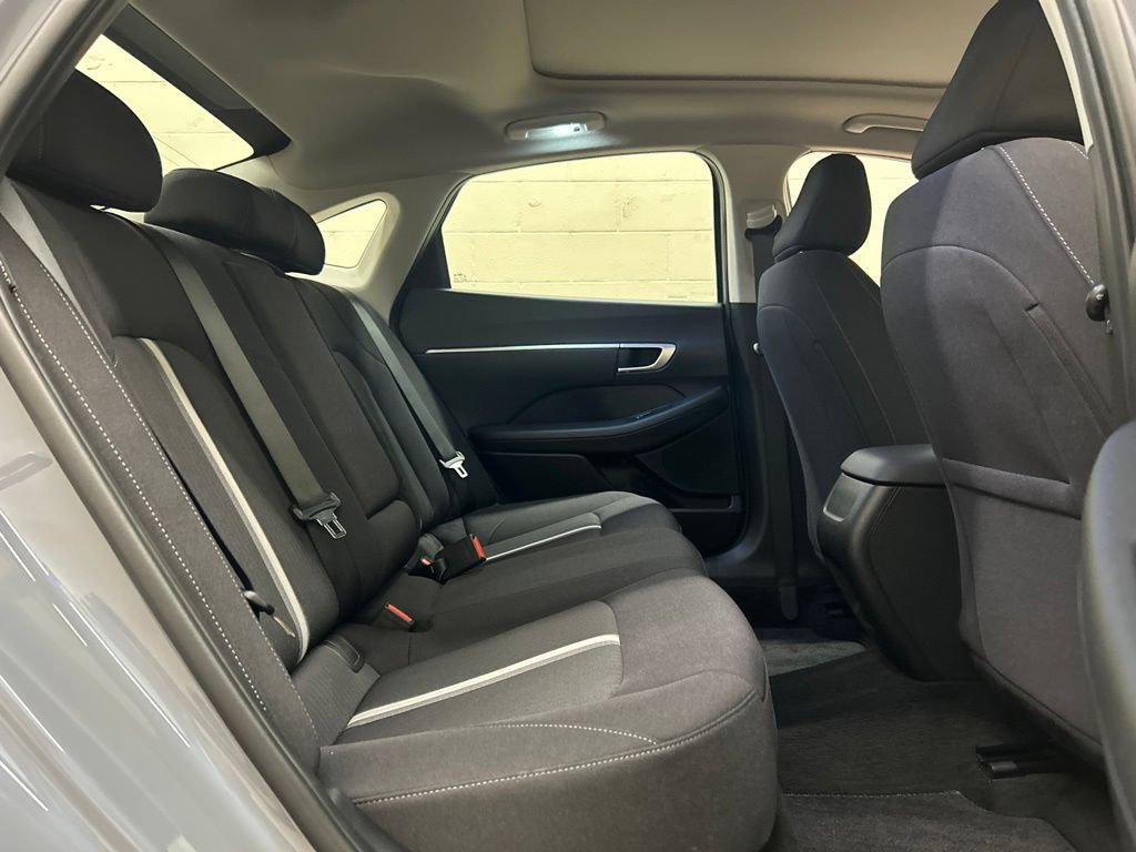 Used 2024 Hyundai Sonata SEL w/ Convenience Package FWD image 9