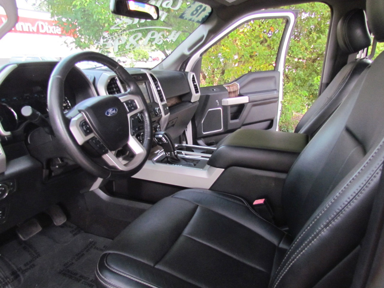 Used 2018 Ford F150 Lariat w/ Trailer Tow Package image 17