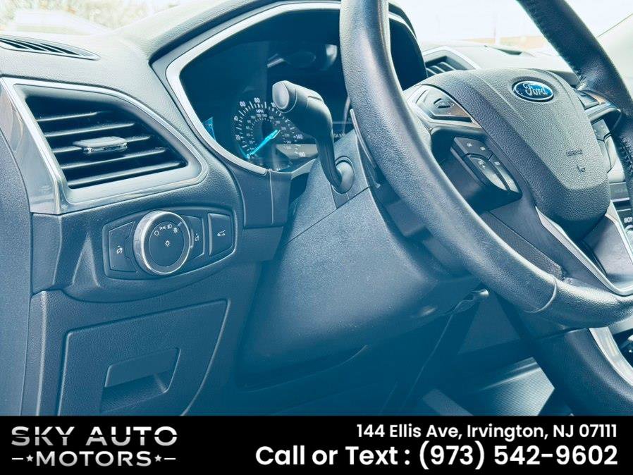 Used 2017 Ford Edge Titanium image 20