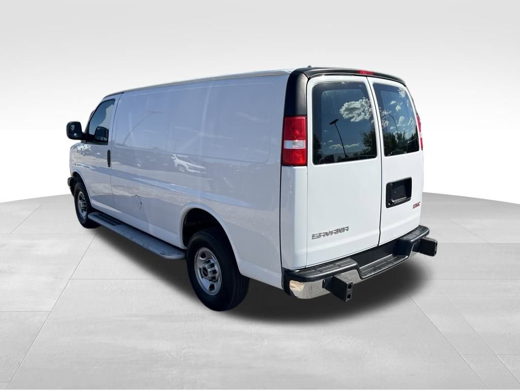 Used 2023 GMC Savana 2500 w/ Driver Convenience Package image 4