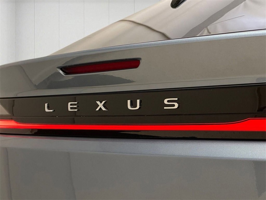 Used 2024 Lexus RZ 300e Premium image 8