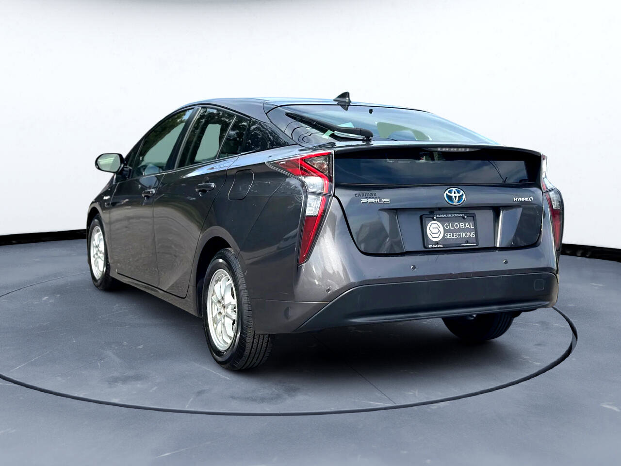 Used 2018 Toyota Prius Two image 5