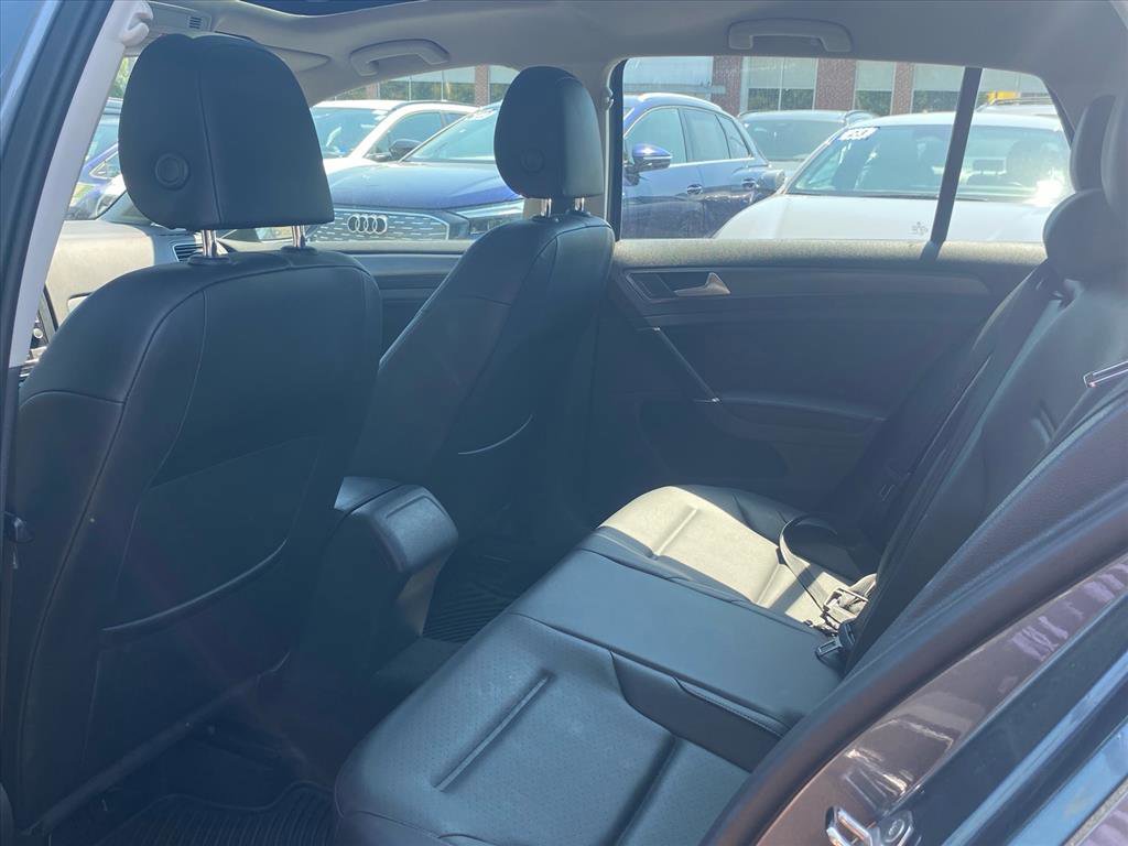 Certified 2020 Volkswagen Golf 4-Door FWD image 19