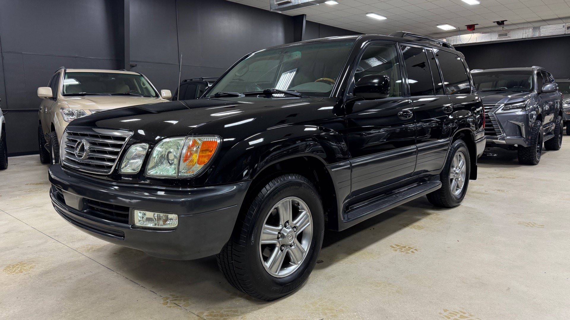 Used 2006 Lexus LX 470 4WD image 2