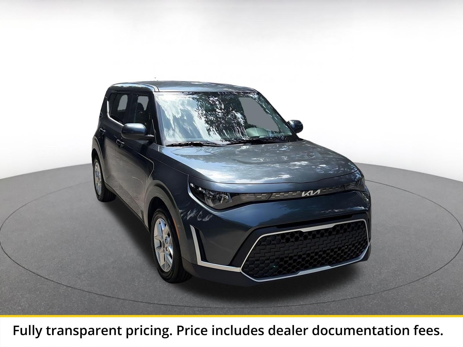 Used 2025 Kia Soul LX w/ LX Technology Package FWD image 1