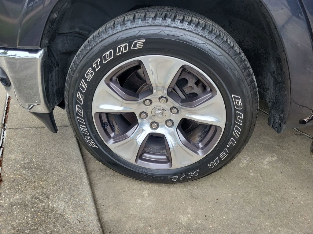 Used 2019 RAM 1500 Laramie image 32