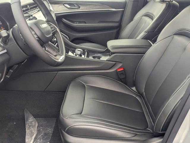 New 2025 Jeep Grand Cherokee Limited image 9