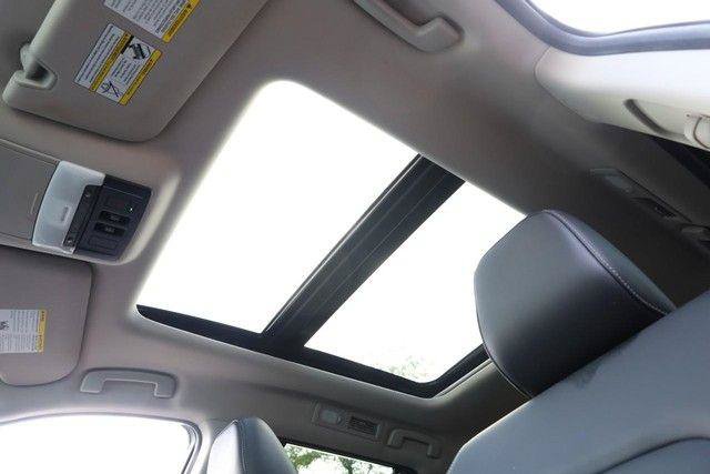 Used 2025 Nissan Pathfinder SL w/ SL Premium Package FWD image 11