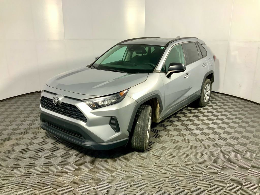 Used 2021 Toyota RAV4 LE image 8