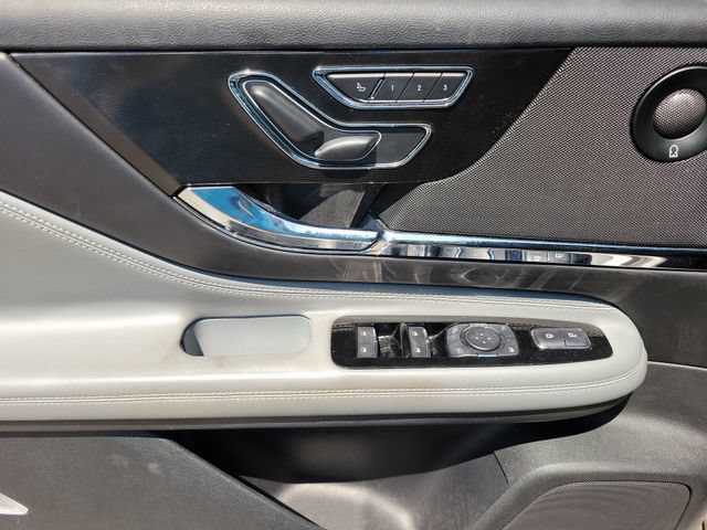 Used 2020 Lincoln Corsair Reserve w/ Elements Package FWD image 15