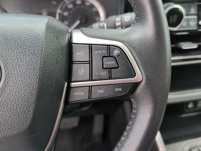 Used 2024 Toyota Highlander LE image 20