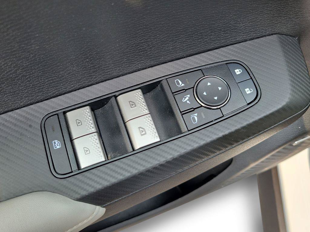 Used 2025 Mitsubishi Outlander SE AWD/4WD image 9
