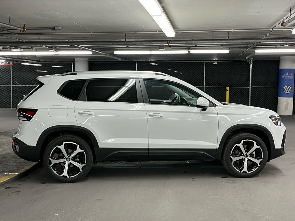 New 2026 Volkswagen Taos SEL image 38