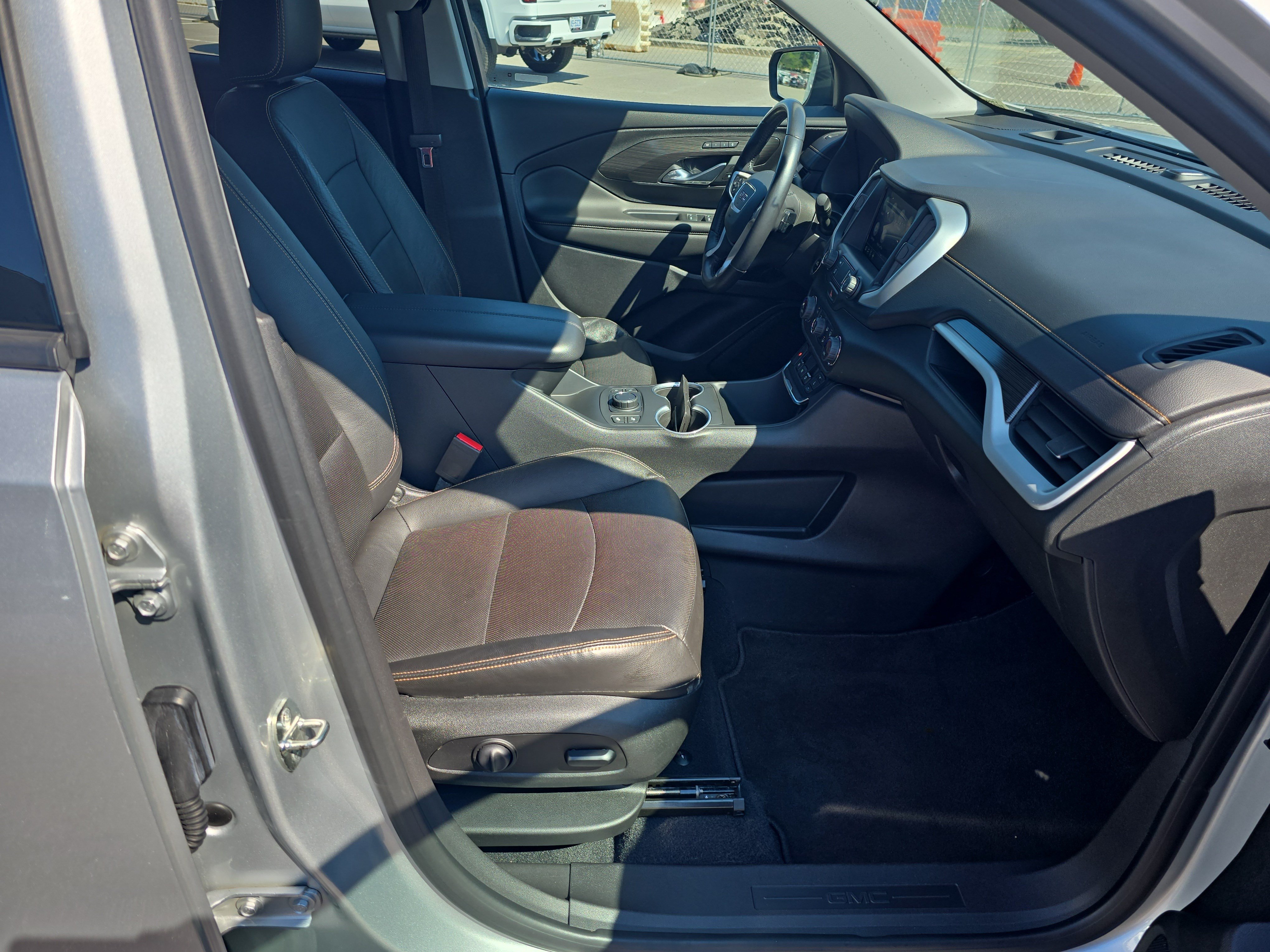 Used 2021 GMC Terrain SLT w/ Elevation Edition AWD/4WD image 10