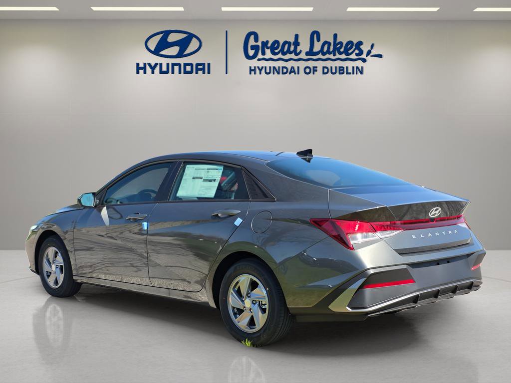 New 2026 Hyundai Elantra SE image 4