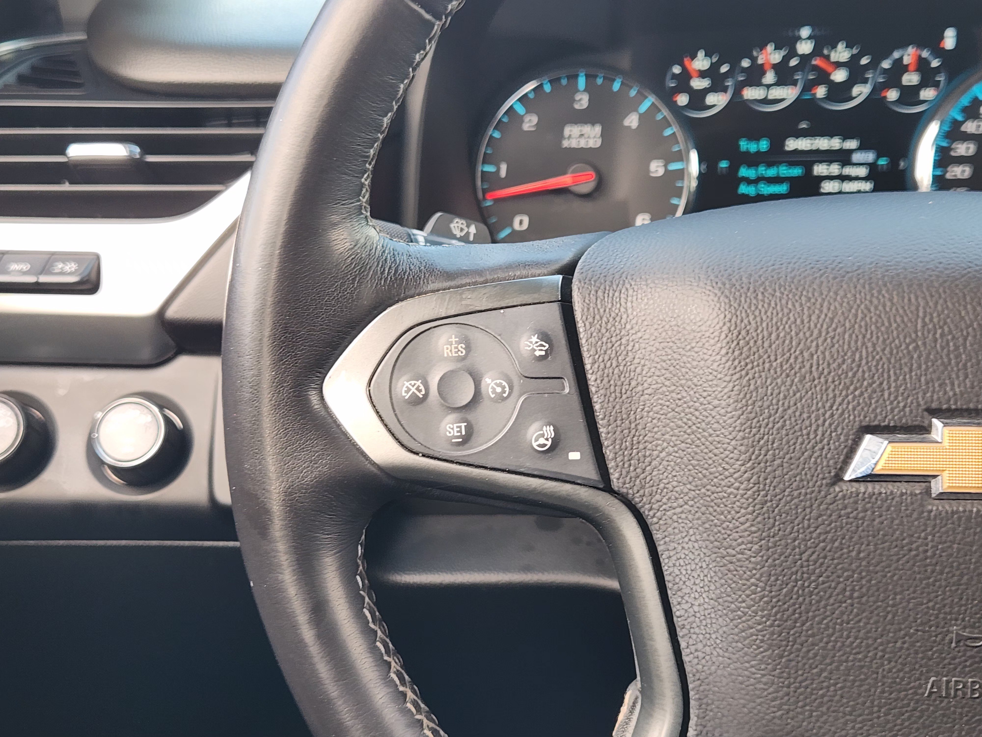 Used 2019 Chevrolet Suburban Premier AWD/4WD image 29