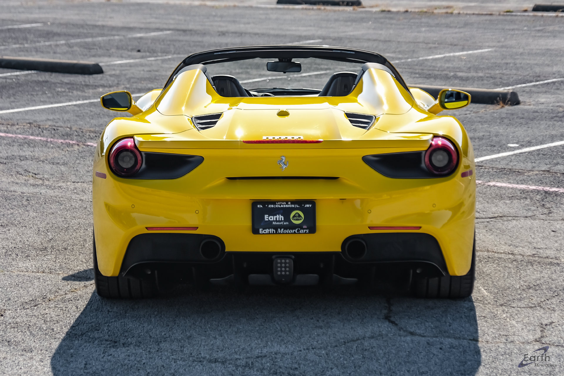 Used 2018 Ferrari 488 Spider RWD image 20