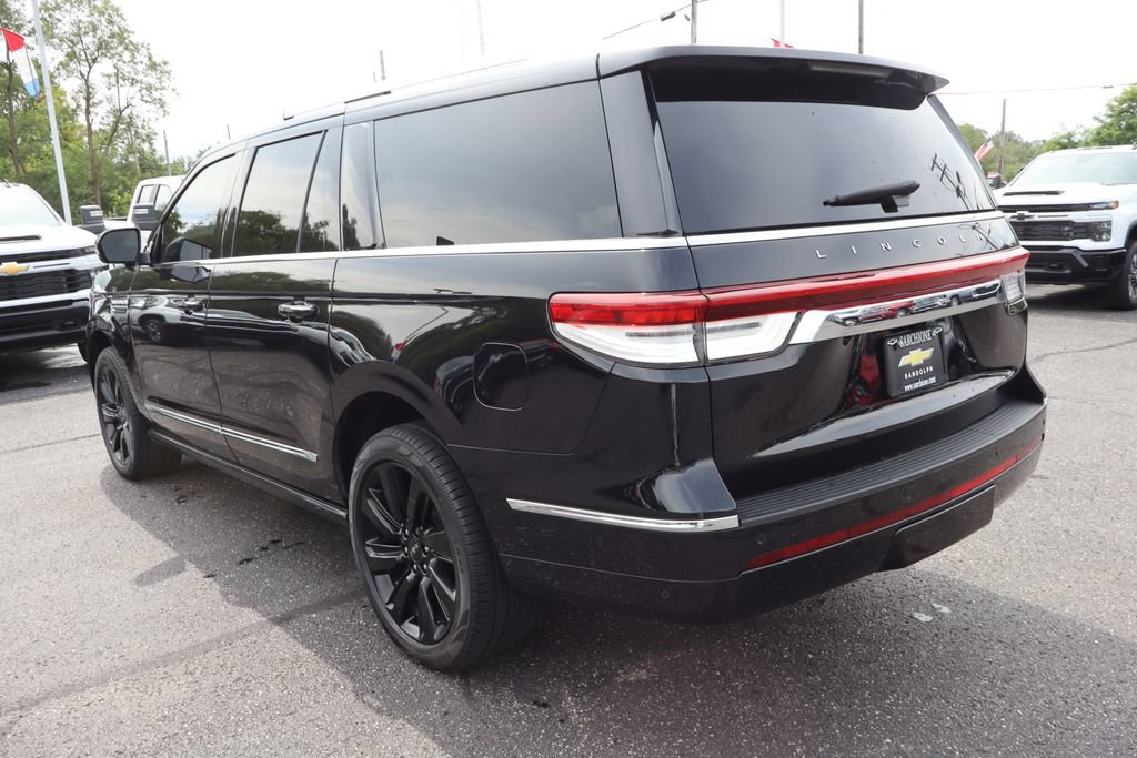 Used 2024 Lincoln Navigator L Reserve AWD/4WD image 3