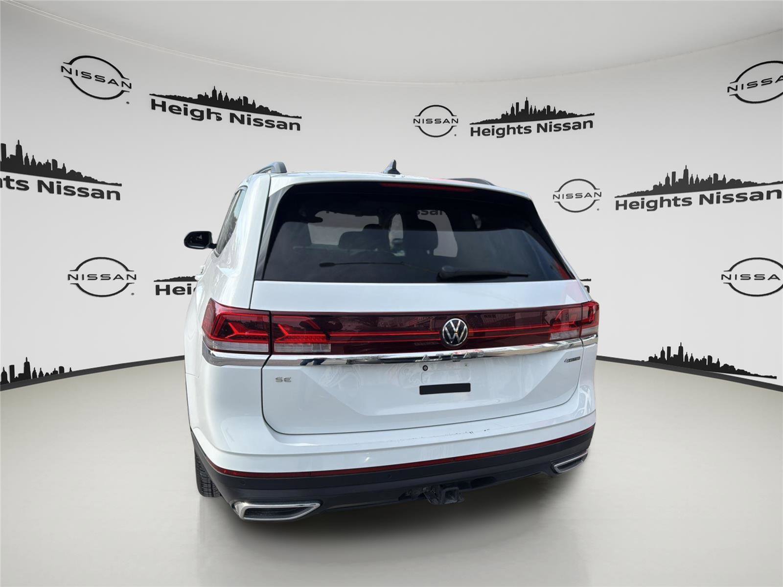 Used 2024 Volkswagen Atlas SE image 4