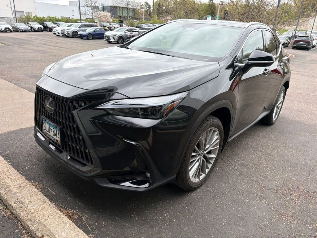 Used 2025 Lexus NX 350 AWD w/ Accessory Package (2T) image 3