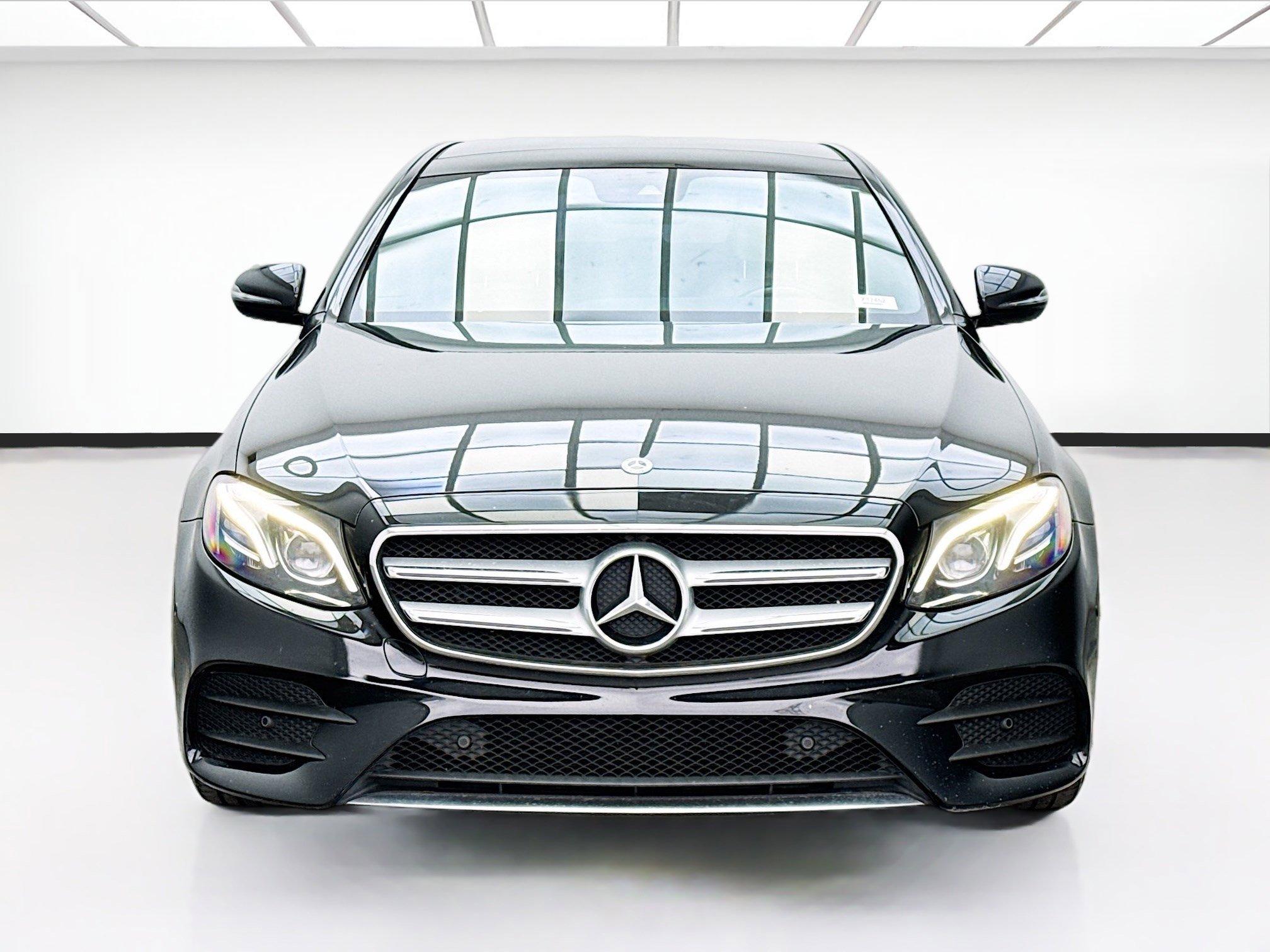 Used 2018 Mercedes-Benz E 300 image 2