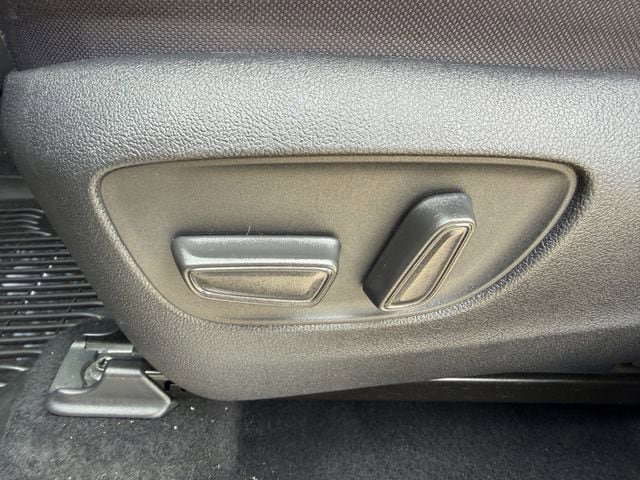 Used 2022 Toyota Highlander L FWD image 24