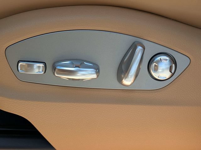 Used 2018 Porsche Macan Sport Edition AWD/4WD image 21
