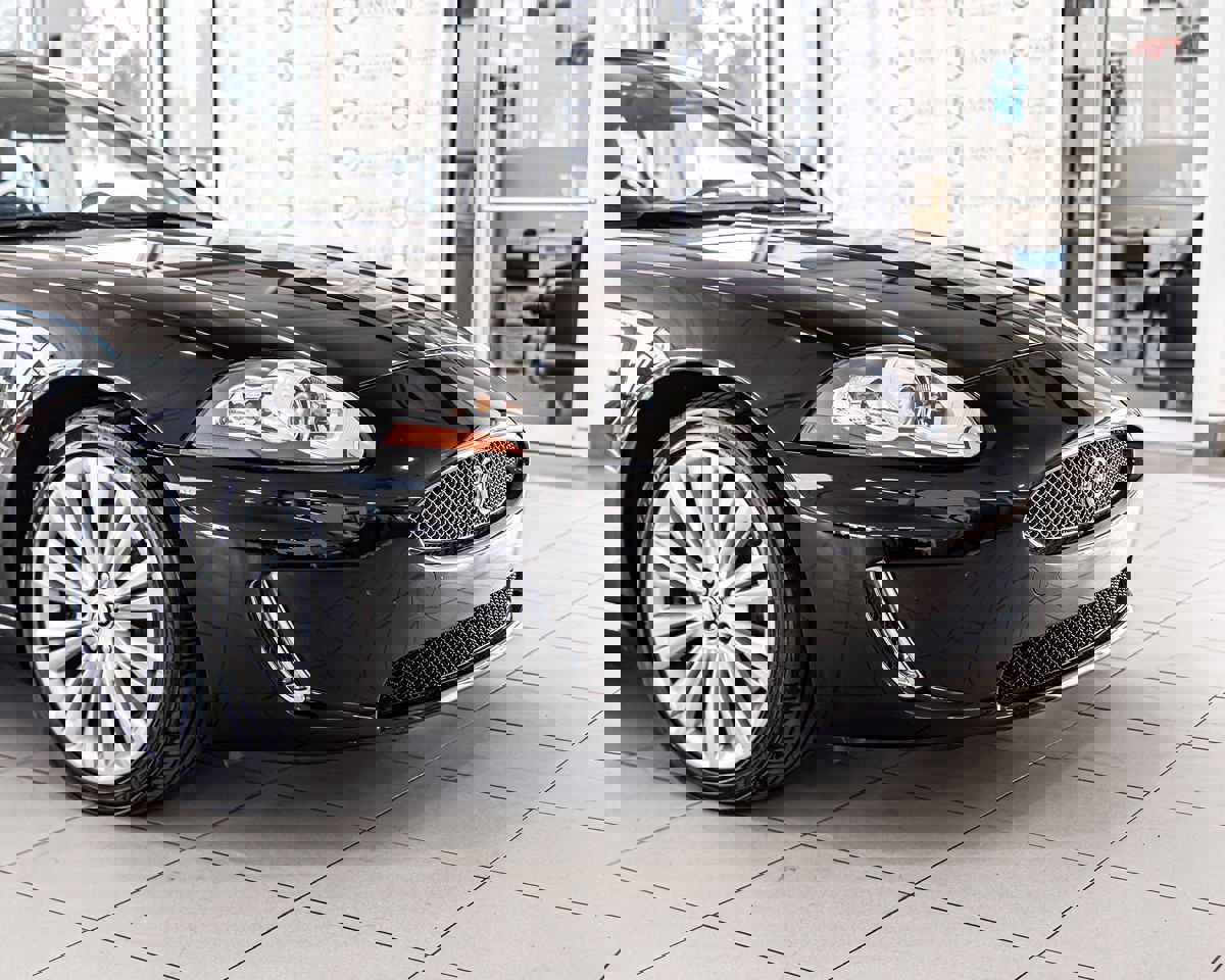 Used 2011 Jaguar XK Convertible image 3