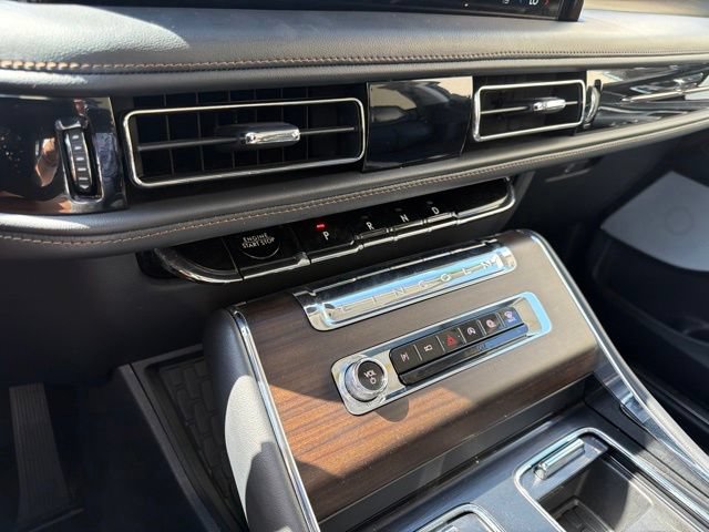 Certified 2025 Lincoln Aviator Reserve w/ Equipment Group 201A AWD/4WD image 37