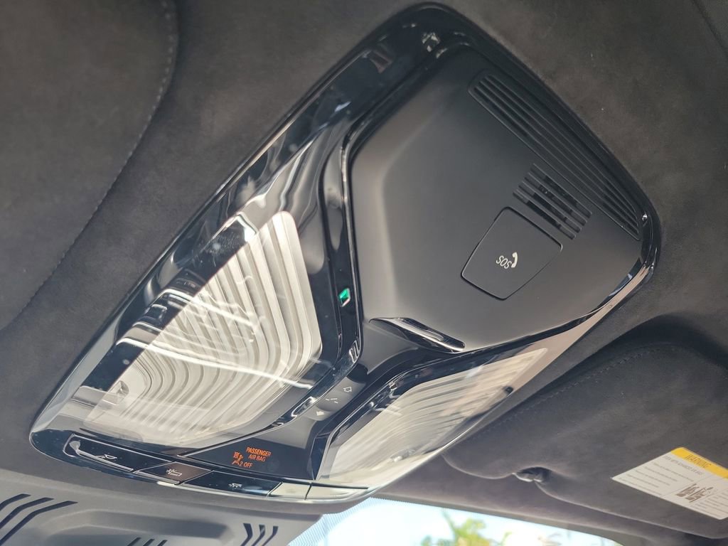 Used 2020 BMW X7 M50i AWD/4WD image 36