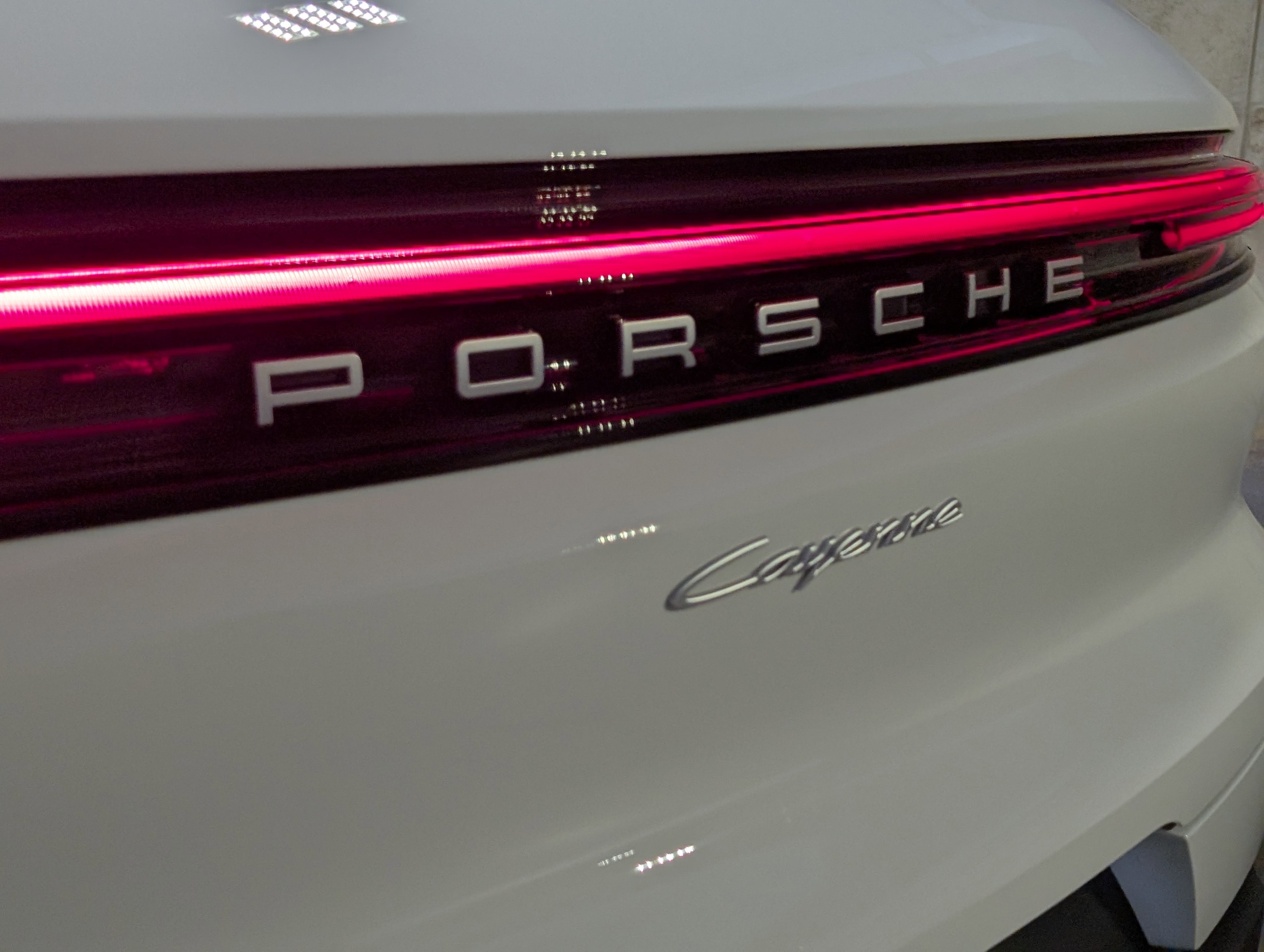 Used 2025 Porsche Cayenne image 17