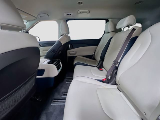 Certified 2025 Kia Carnival EX image 7