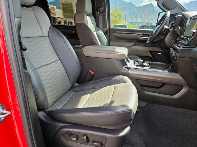 Used 2024 Chevrolet Silverado 2500 ZR2 w/ Technology Package AWD/4WD image 30