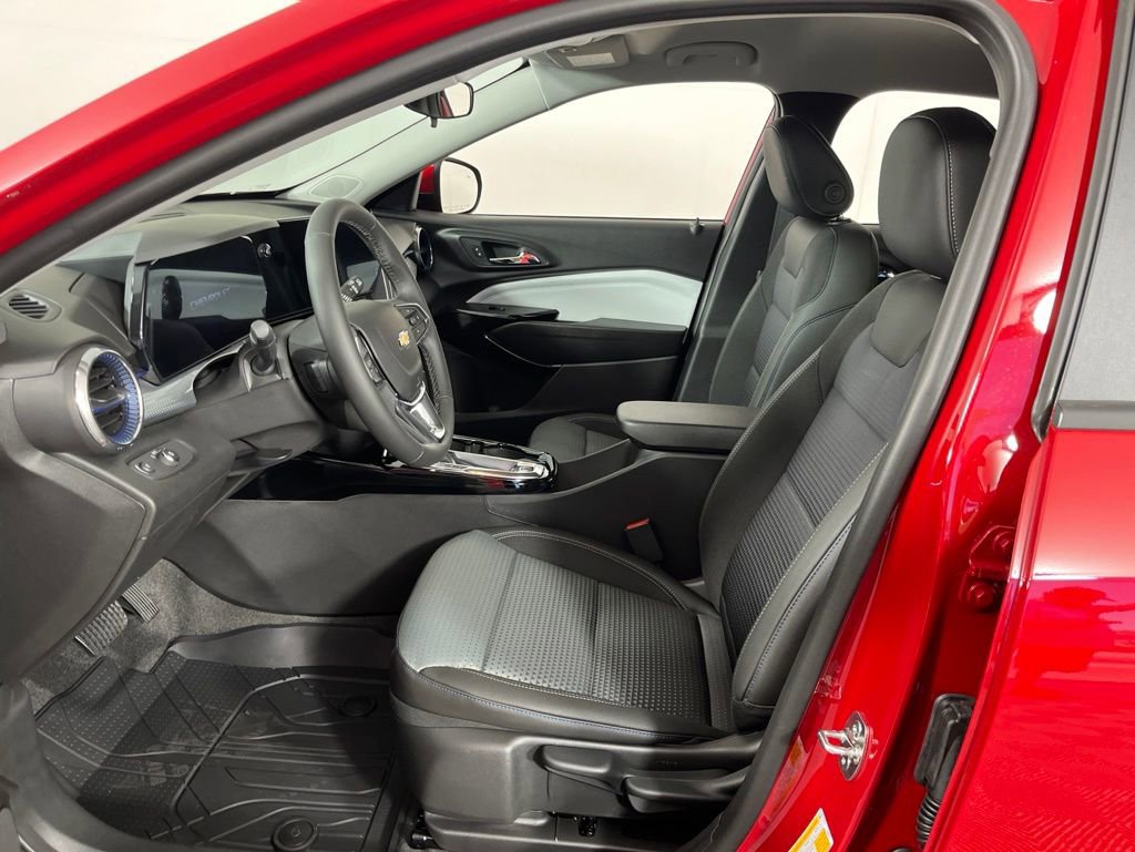New 2026 Chevrolet Trax LT w/ Driver Confidence Package FWD image 21