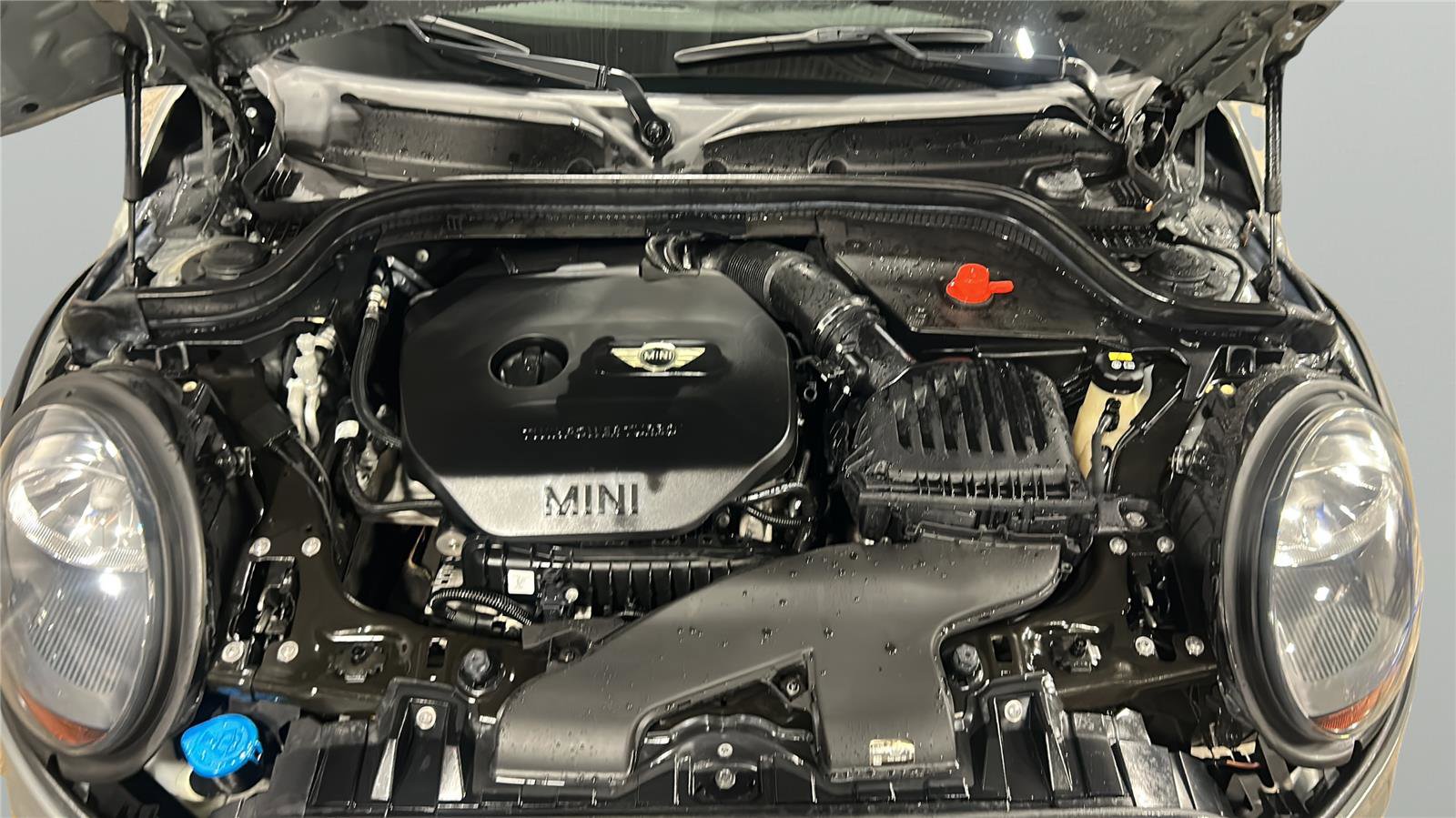 Used 2019 MINI Cooper 2-Door Hardtop w/ Storage Package FWD image 9