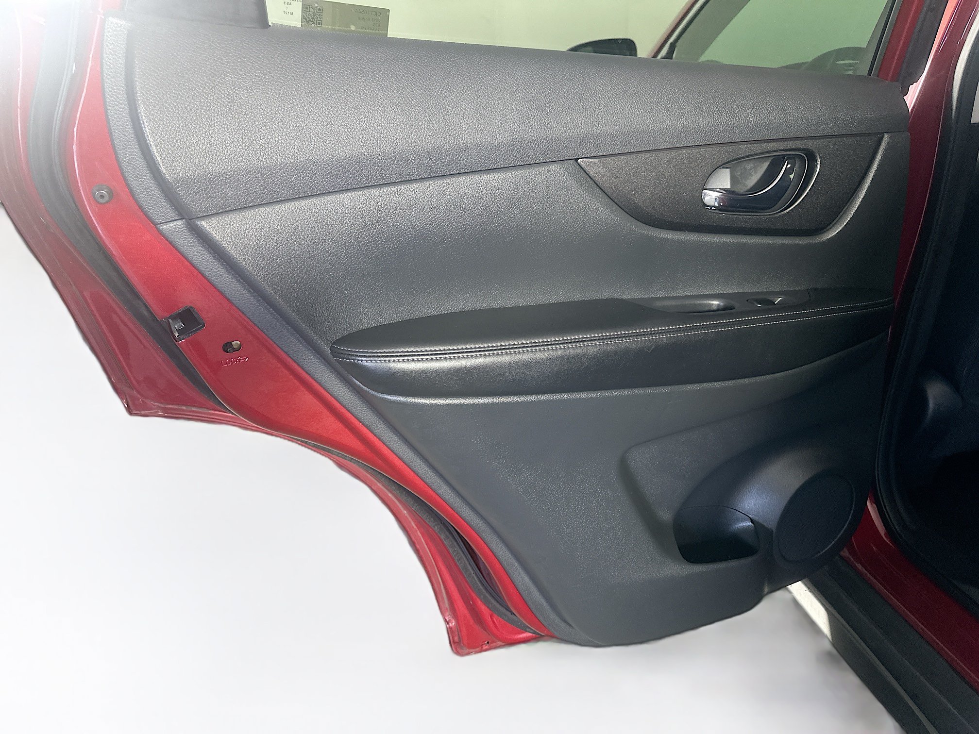 Used 2018 Nissan Rogue SV FWD image 24