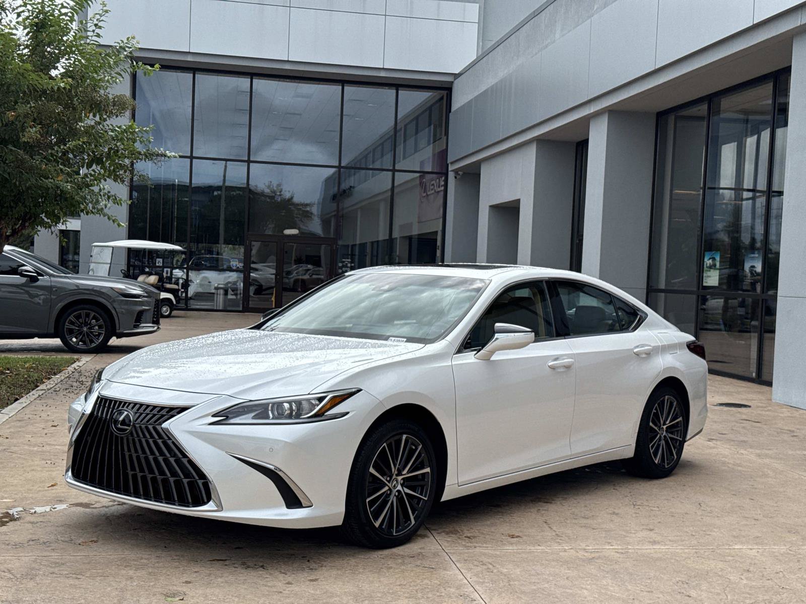 Used 2024 Lexus ES 350 w/ Premium Package FWD image 15