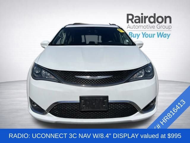 Used 2017 Chrysler Pacifica Touring-L w/ Tire & Wheel Group FWD image 2