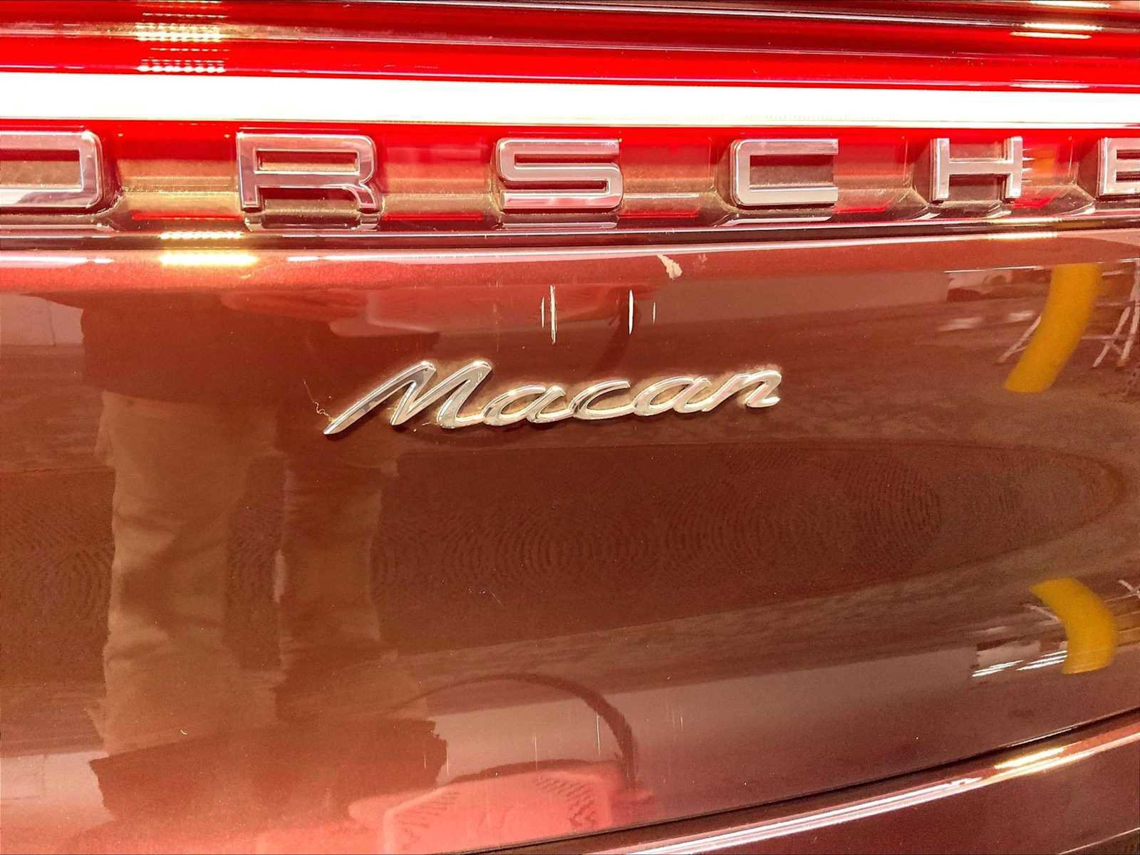 Certified 2025 Porsche Macan image 35