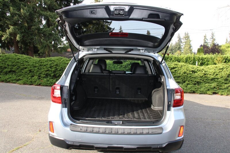 Used 2016 Subaru Outback 3.6R Limited AWD/4WD image 18