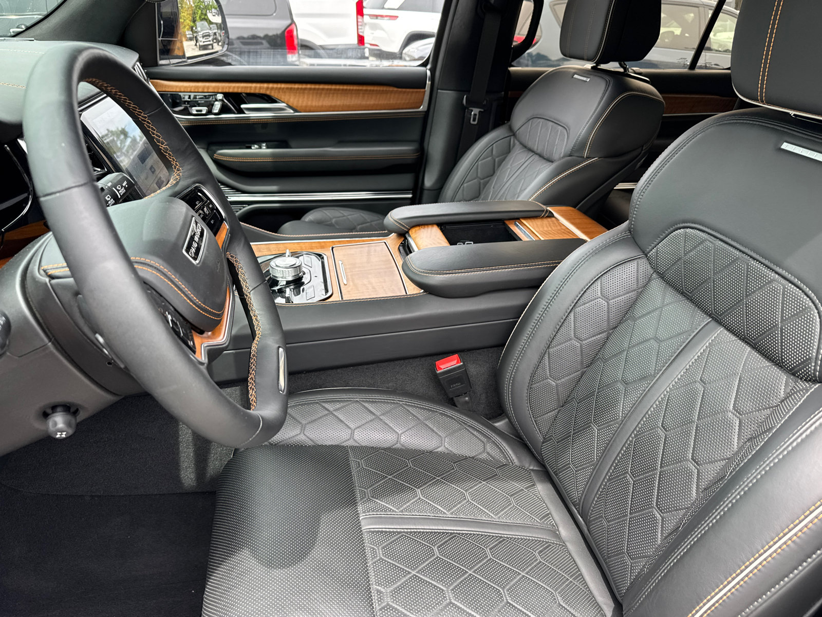 Certified 2024 Jeep Grand Wagoneer Series III AWD/4WD image 12