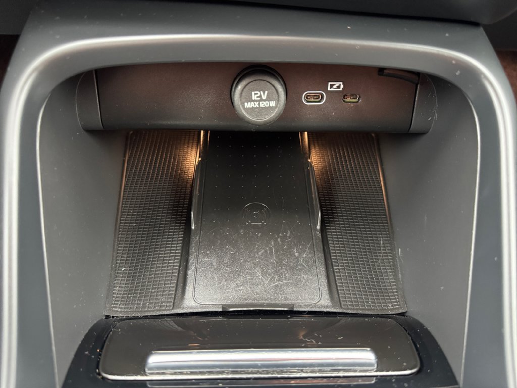 Certified 2023 Volvo XC40 Recharge Plus AWD/4WD image 18