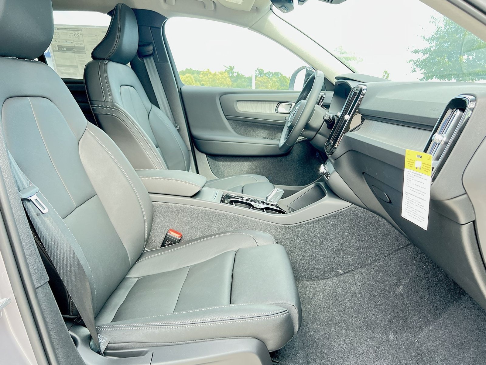 New 2026 Volvo XC40 B5 Plus w/ Protection Package Premier AWD/4WD image 27