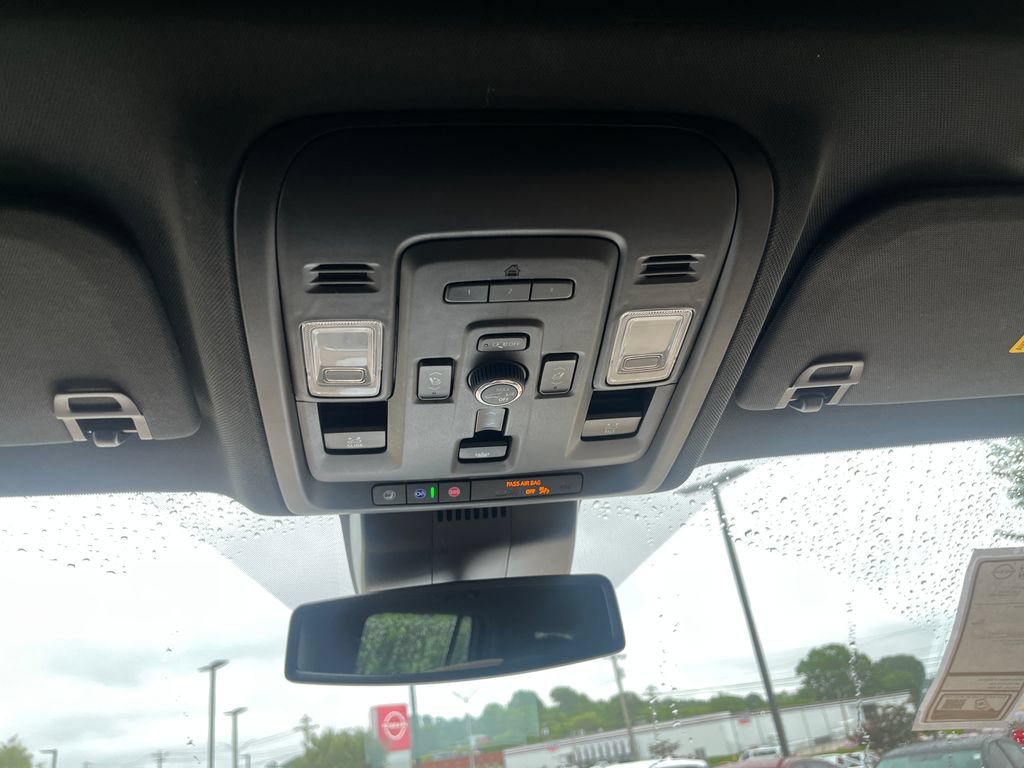 Used 2023 Chevrolet Tahoe Premier AWD/4WD image 45